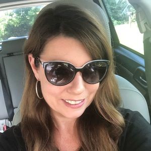 Meet your Posher, Corinne